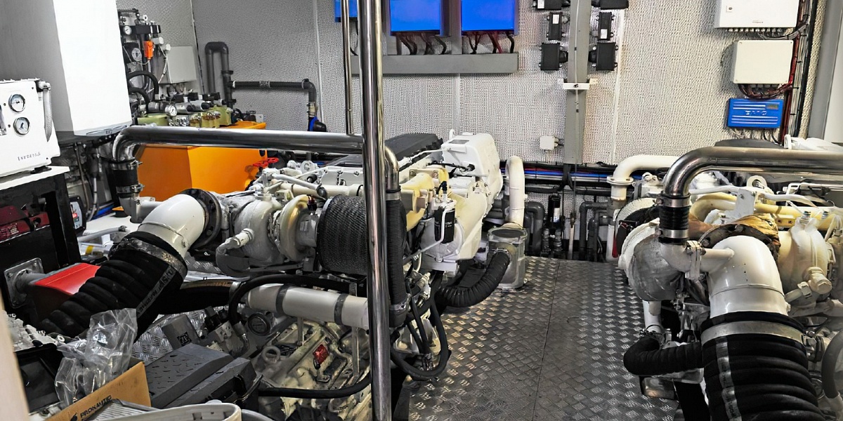 Продается моторная яхта Van Der Heijden Superior